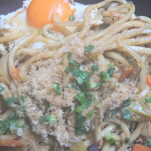 簡単☘️焼きうどん☘️